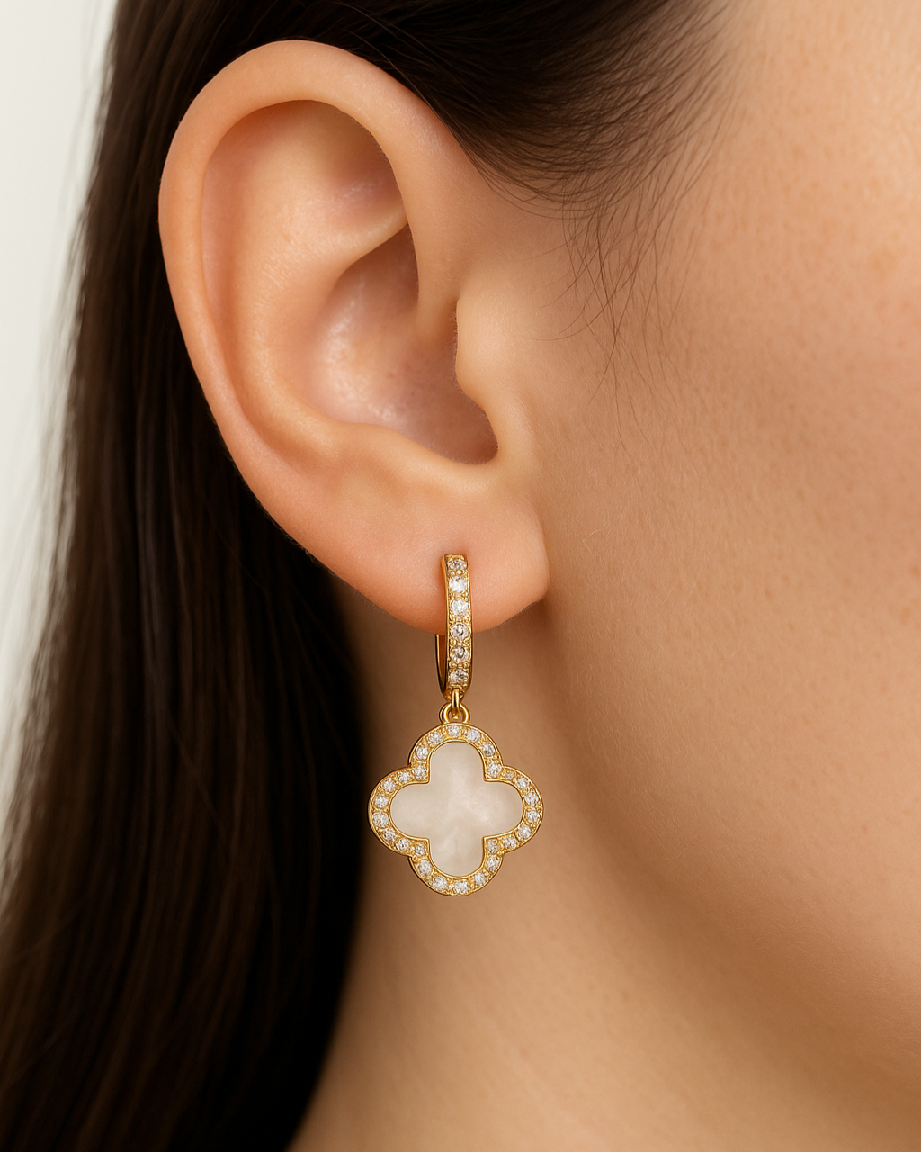CLOVER DROP HOOPS
