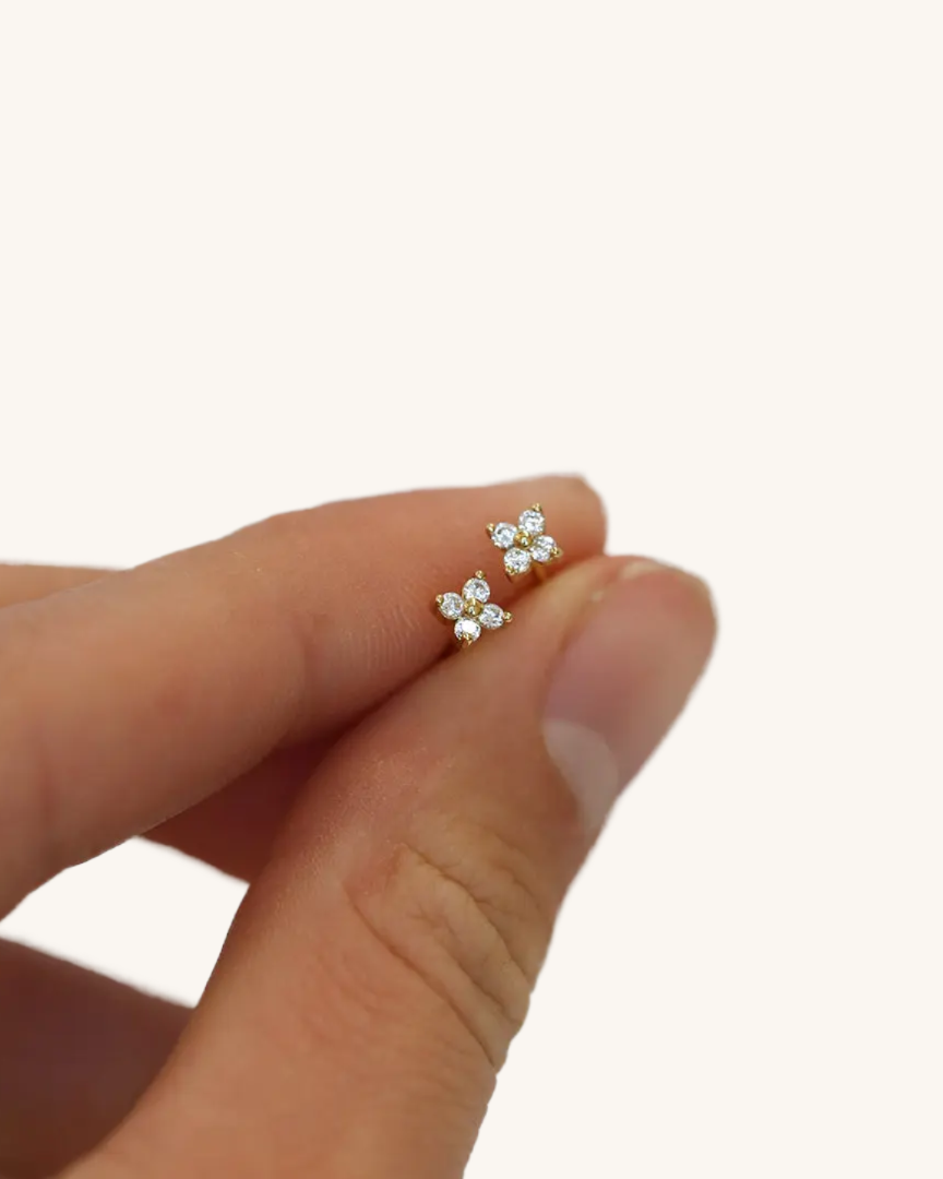 PETITE BLOOM STUDS