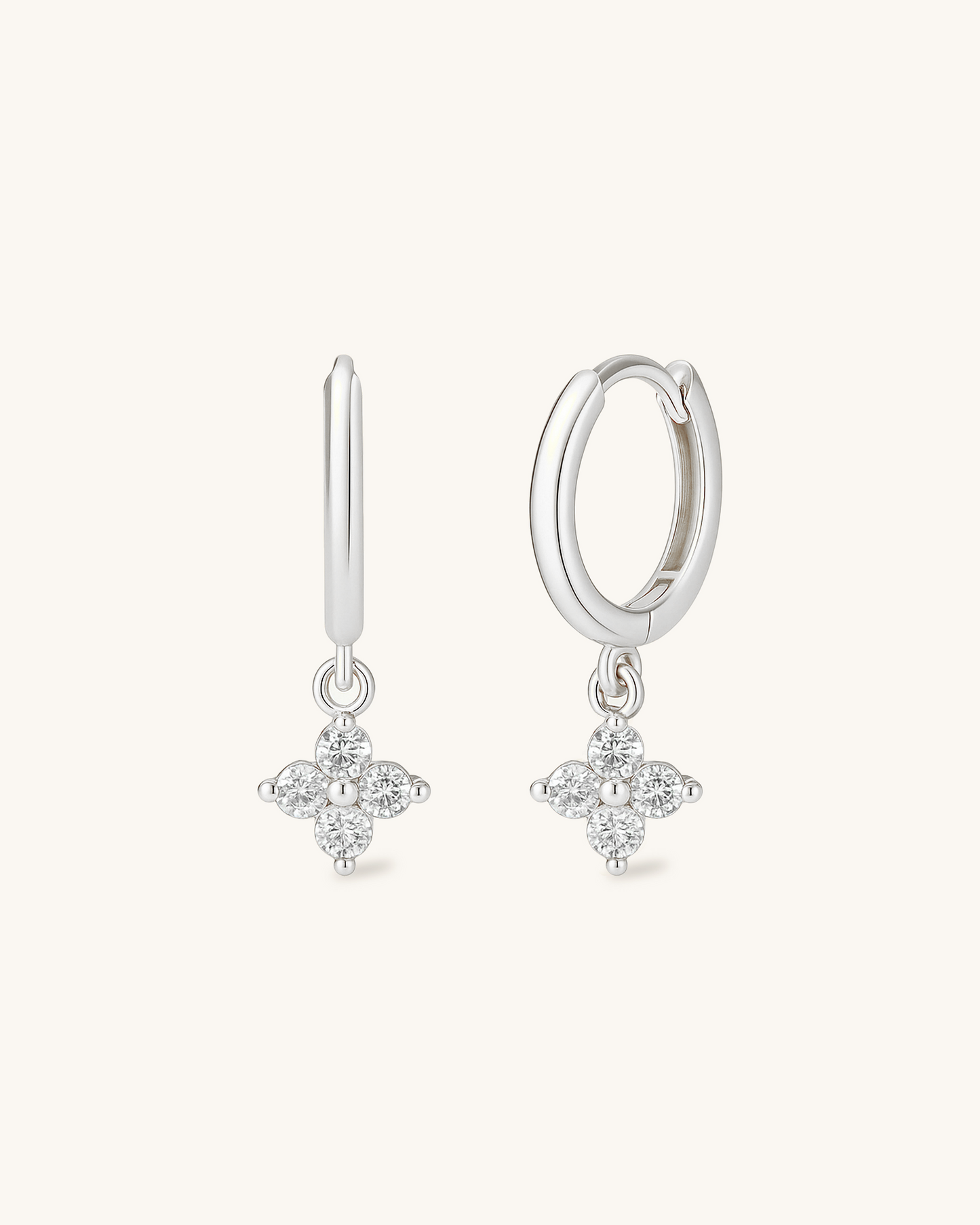 TINY CLOVER HOOPS