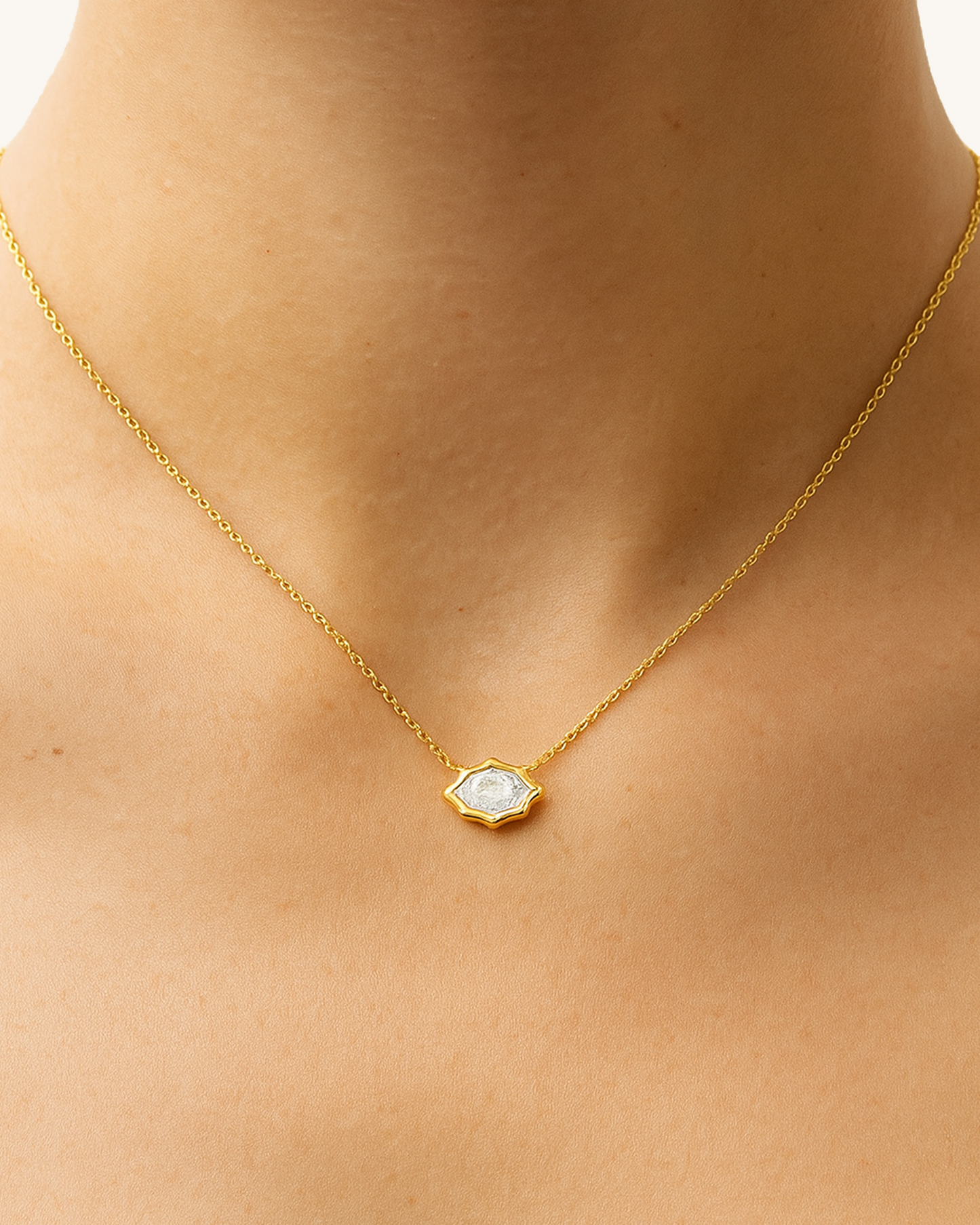 MARQUISE FRAME NECKLACE