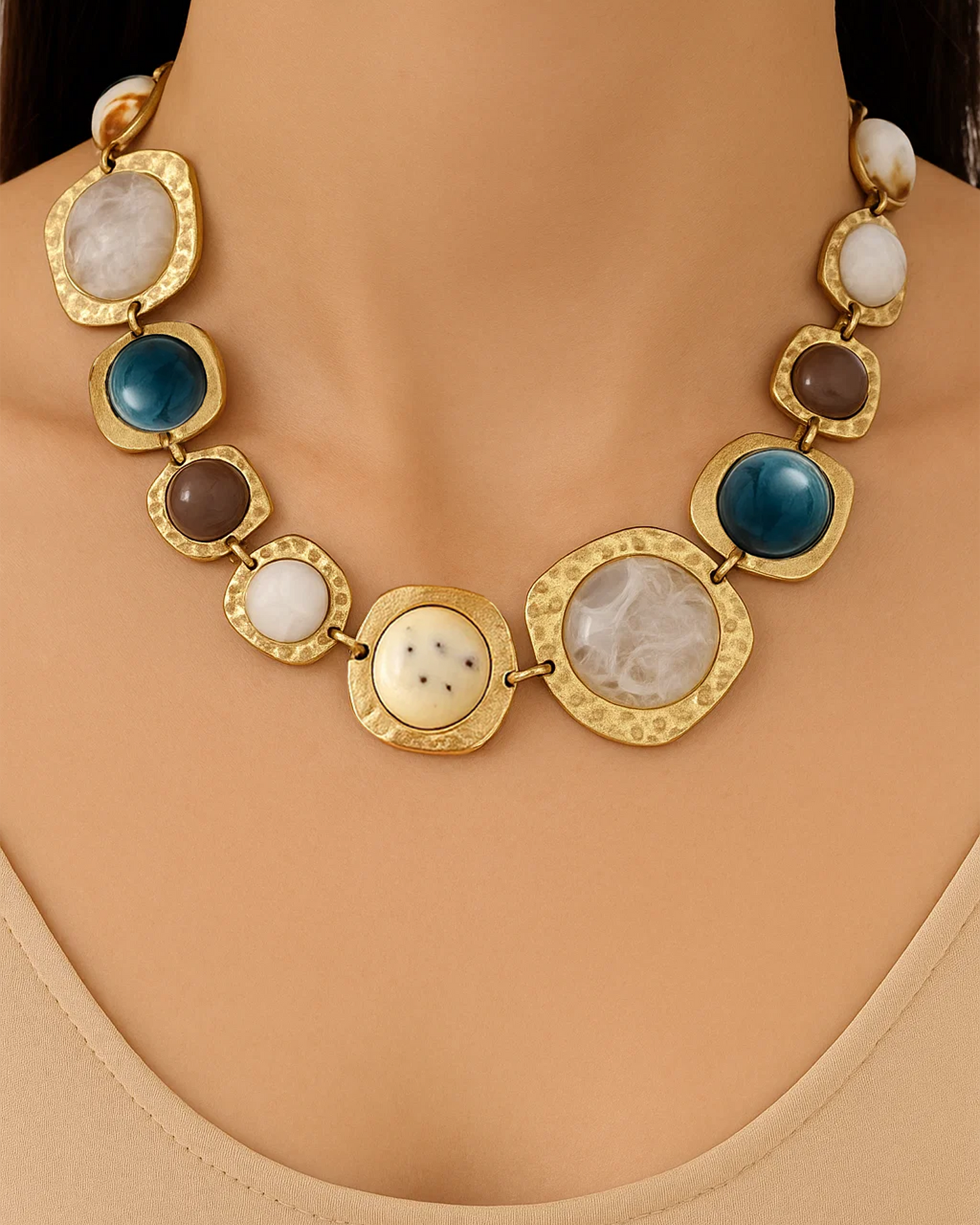 COLOUR RESIN NECKLACE