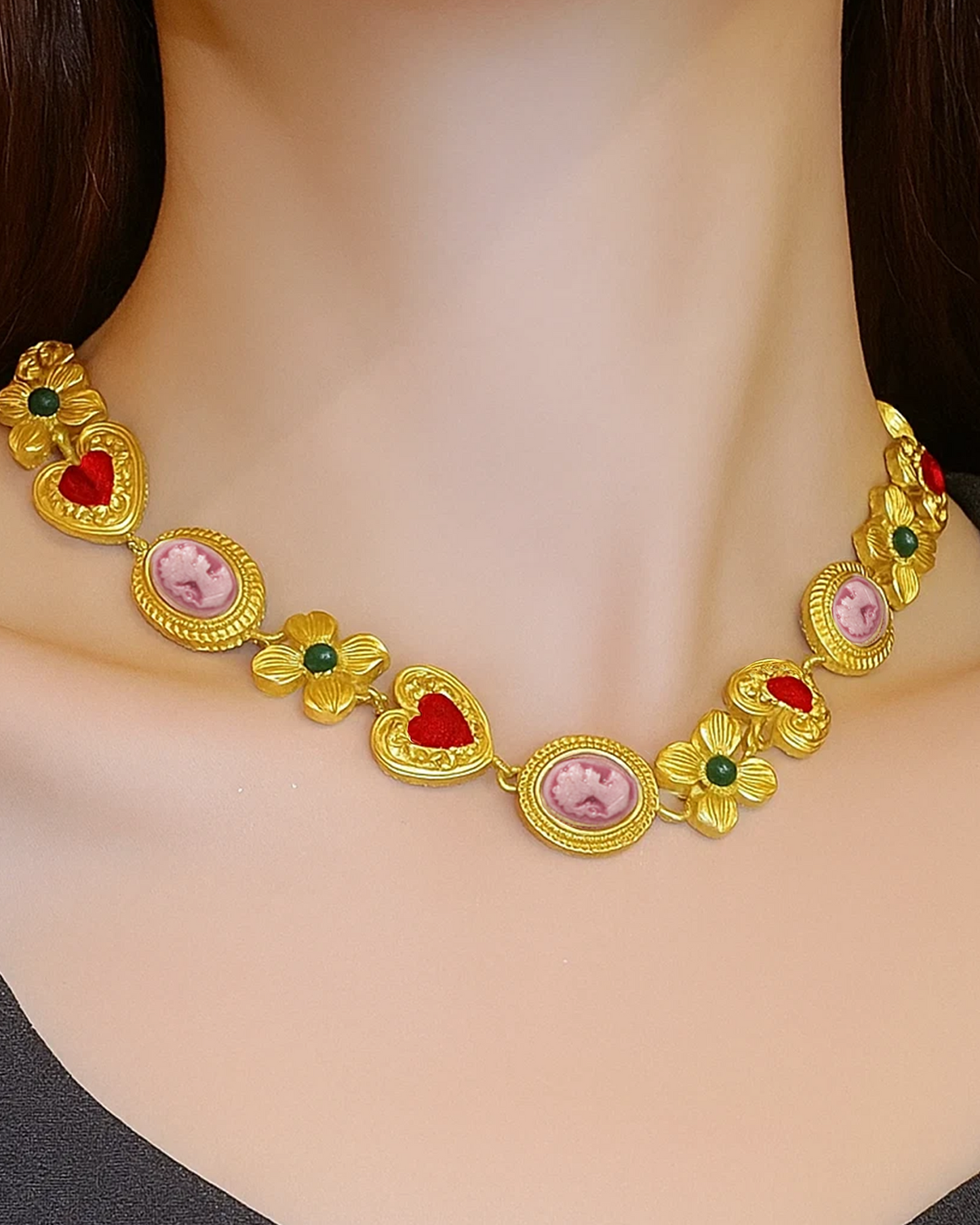ROMANTIC EMBLEM NECKLACE