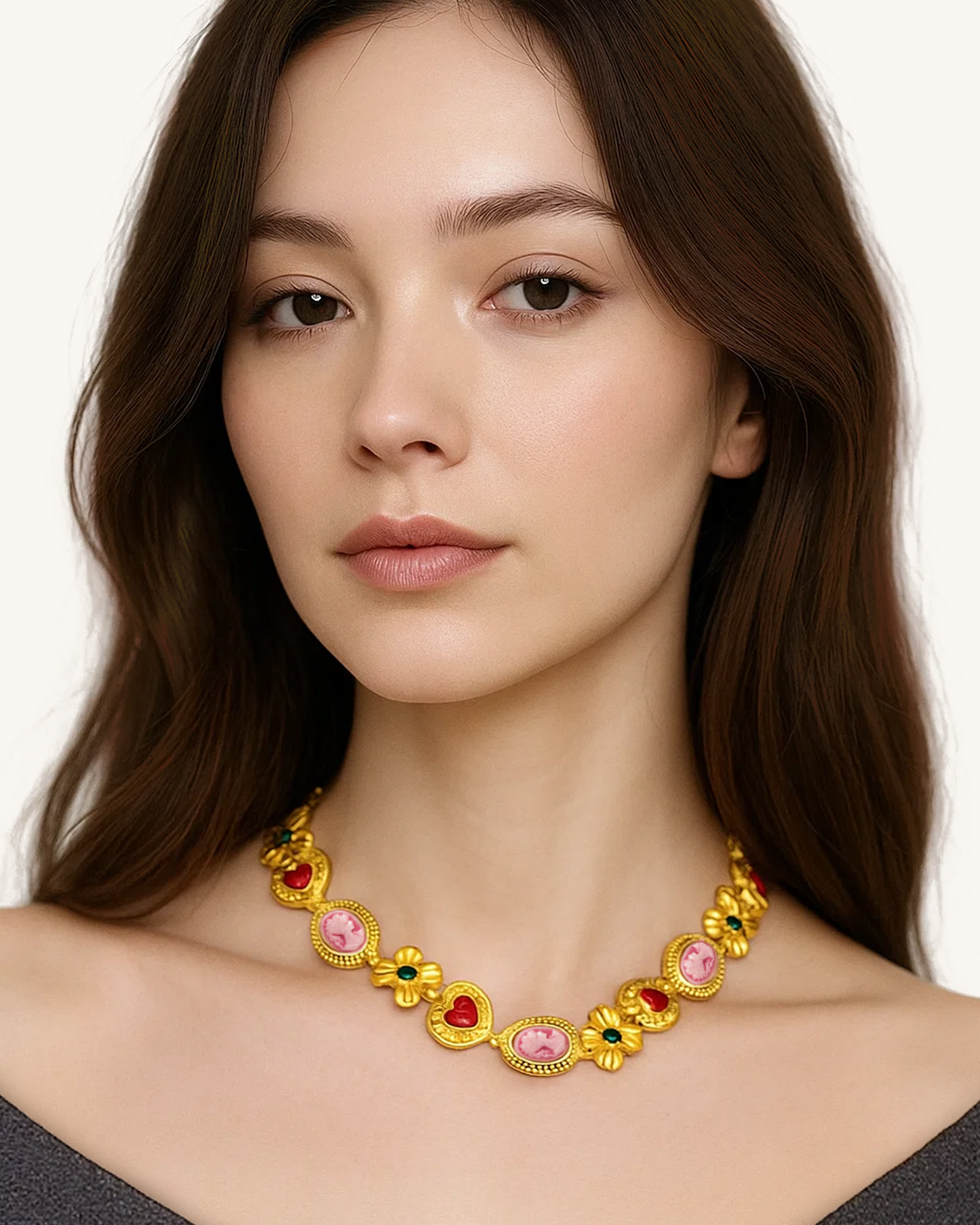 ROMANTIC EMBLEM NECKLACE
