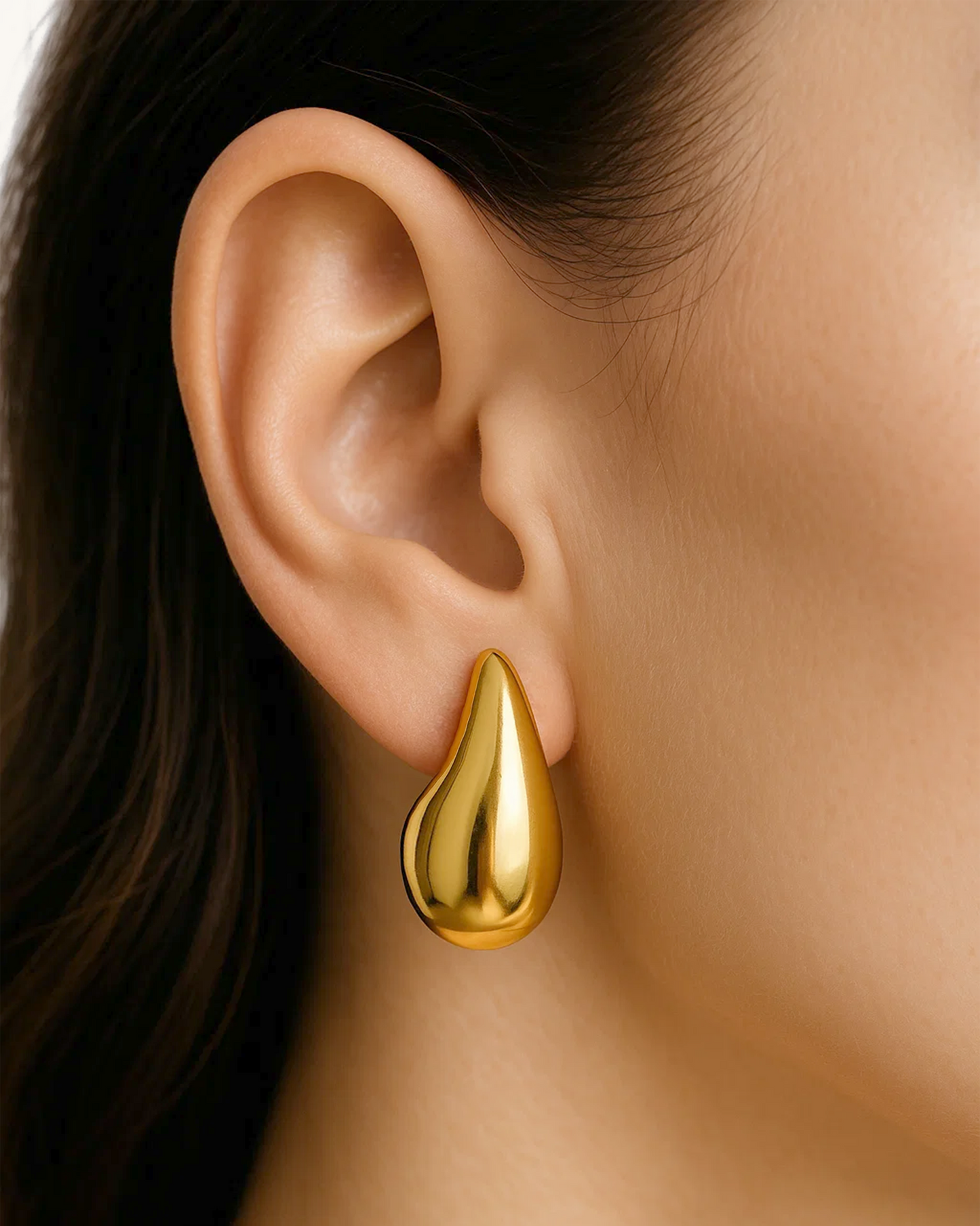GD TEARDROP STUD