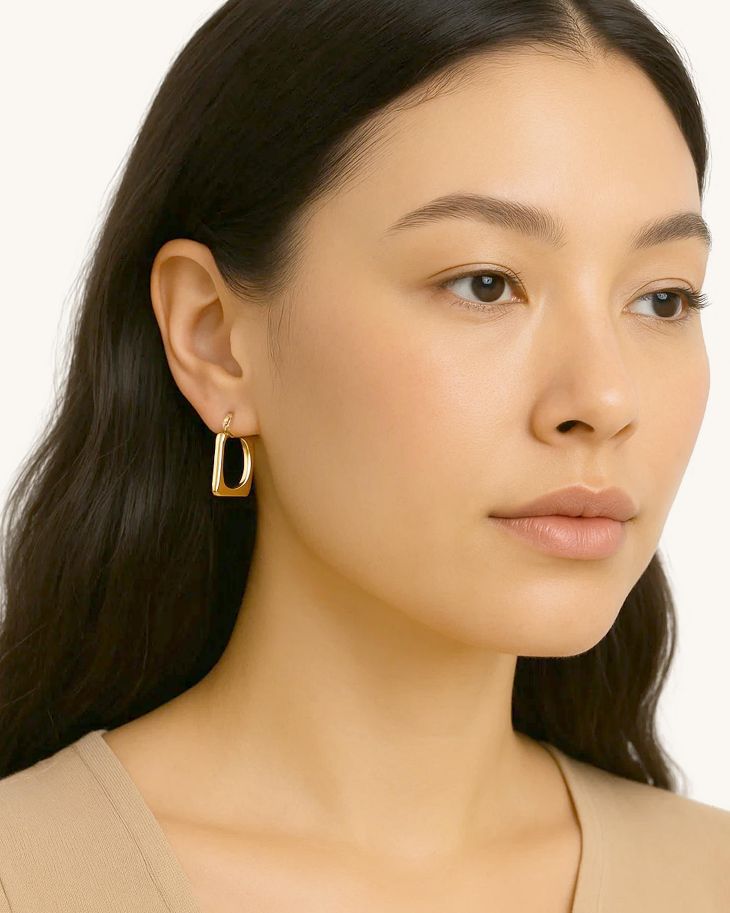 TRAPEZOID BOLD HOOP EARRING