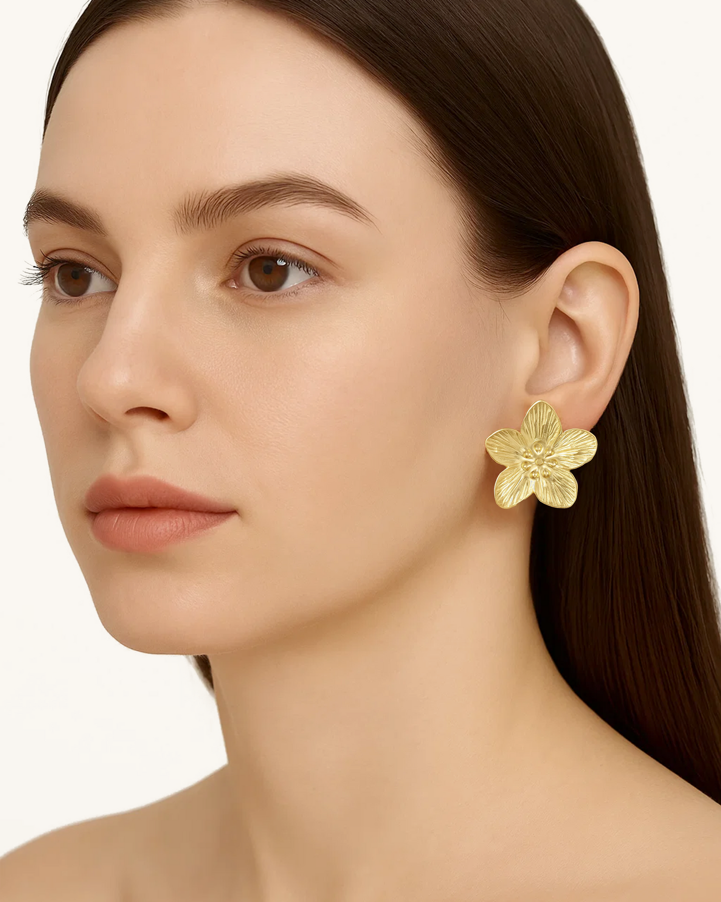 EMBOSSED BLOOM EARRING