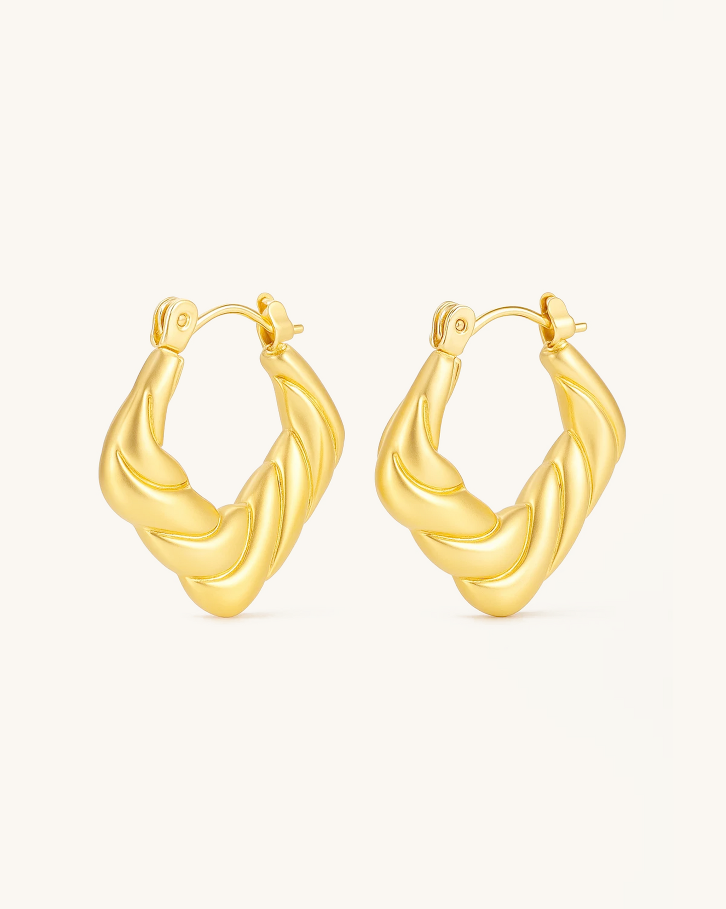 TWISTED TRIANGLE HOOP