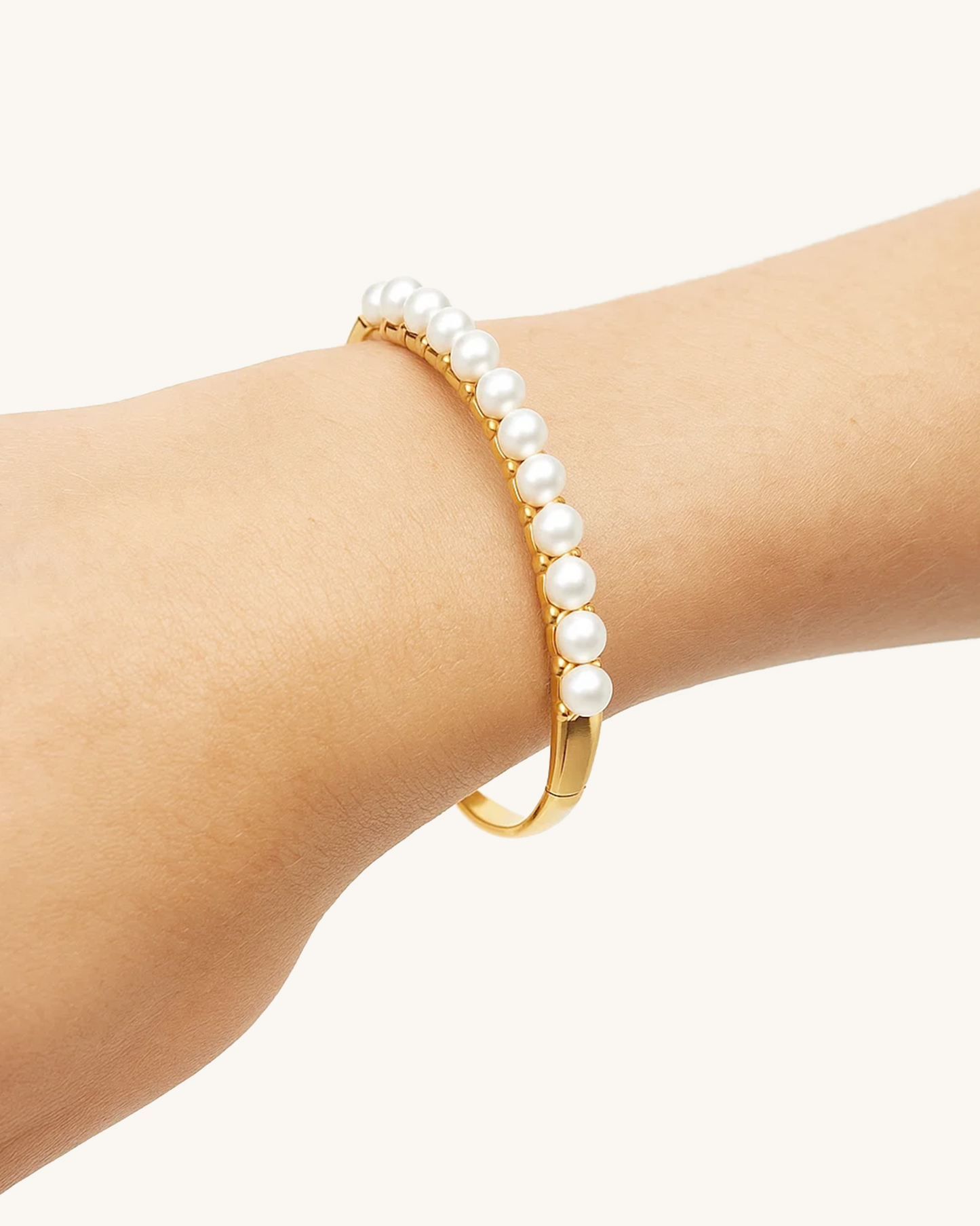 PEARL BANGLE