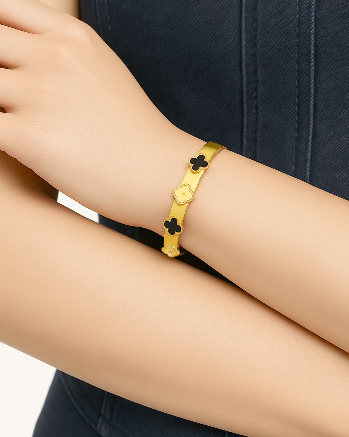 ENAMEL BLACK BANGLE
