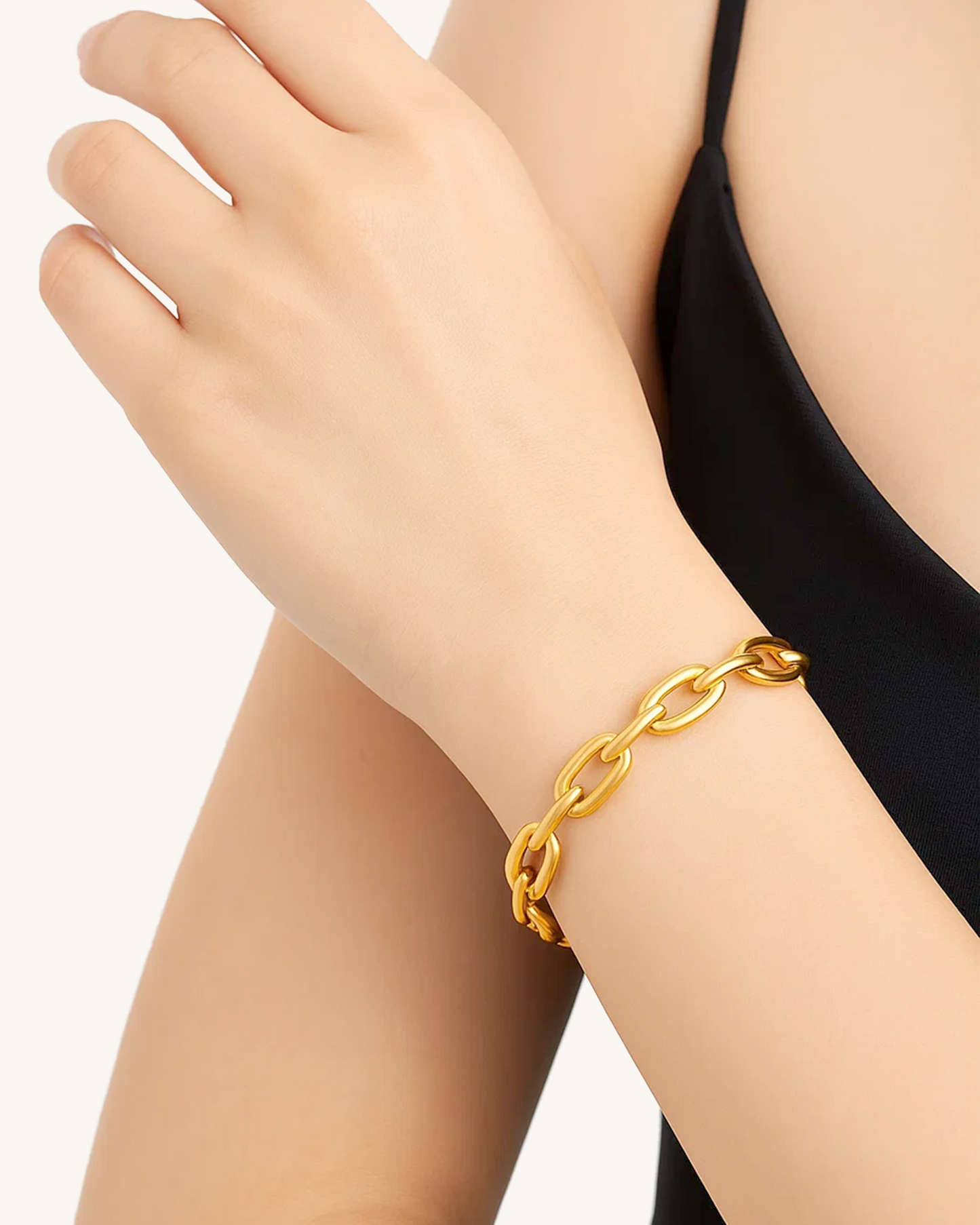 BOLD OPEN BANGLE