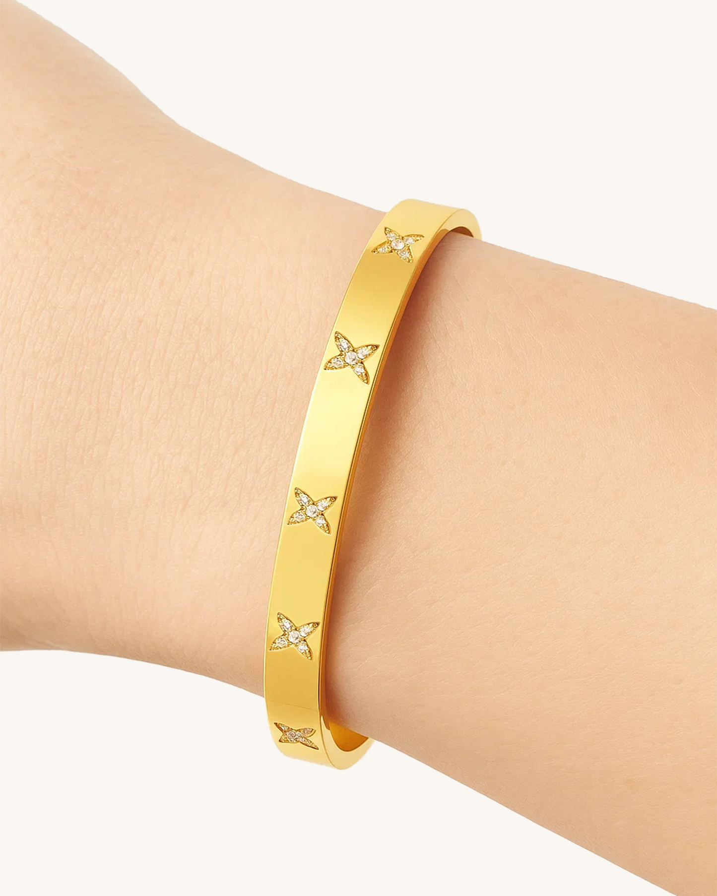 STAR MOTIF BANGLE