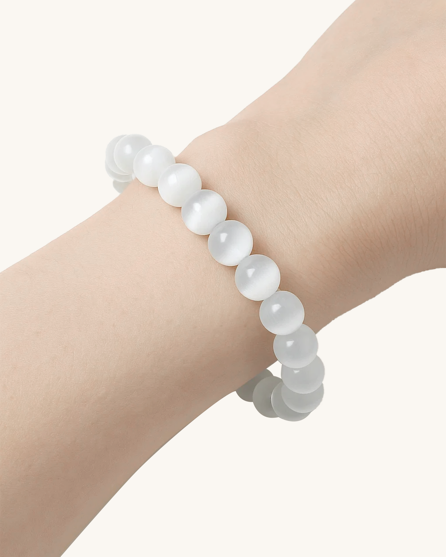 WHITE CAT EYE