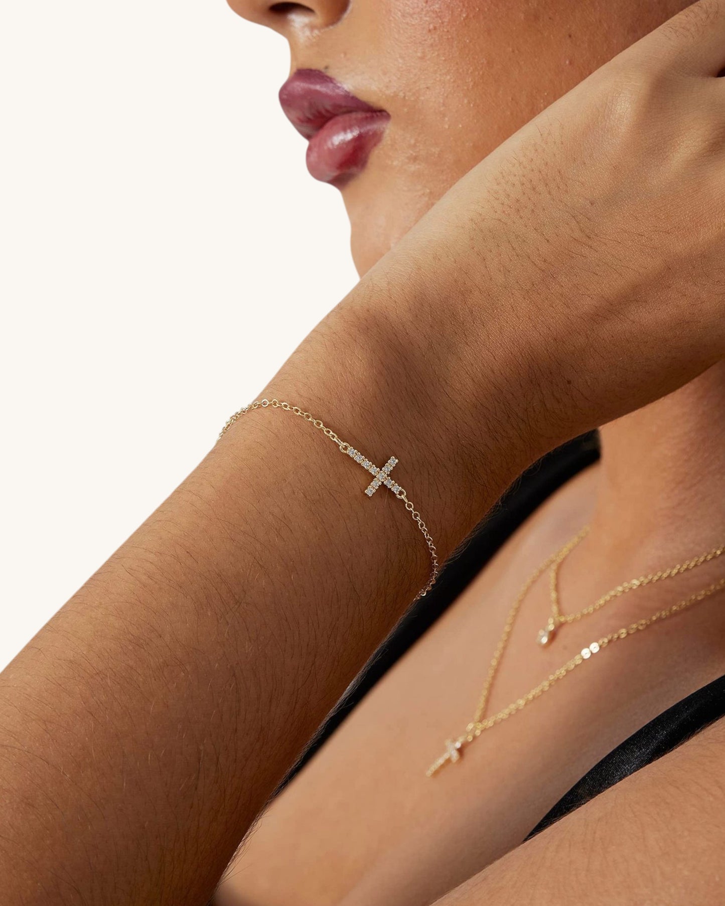 DAINTY CROSS BRACELET