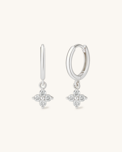 TINY CLOVER HOOPS