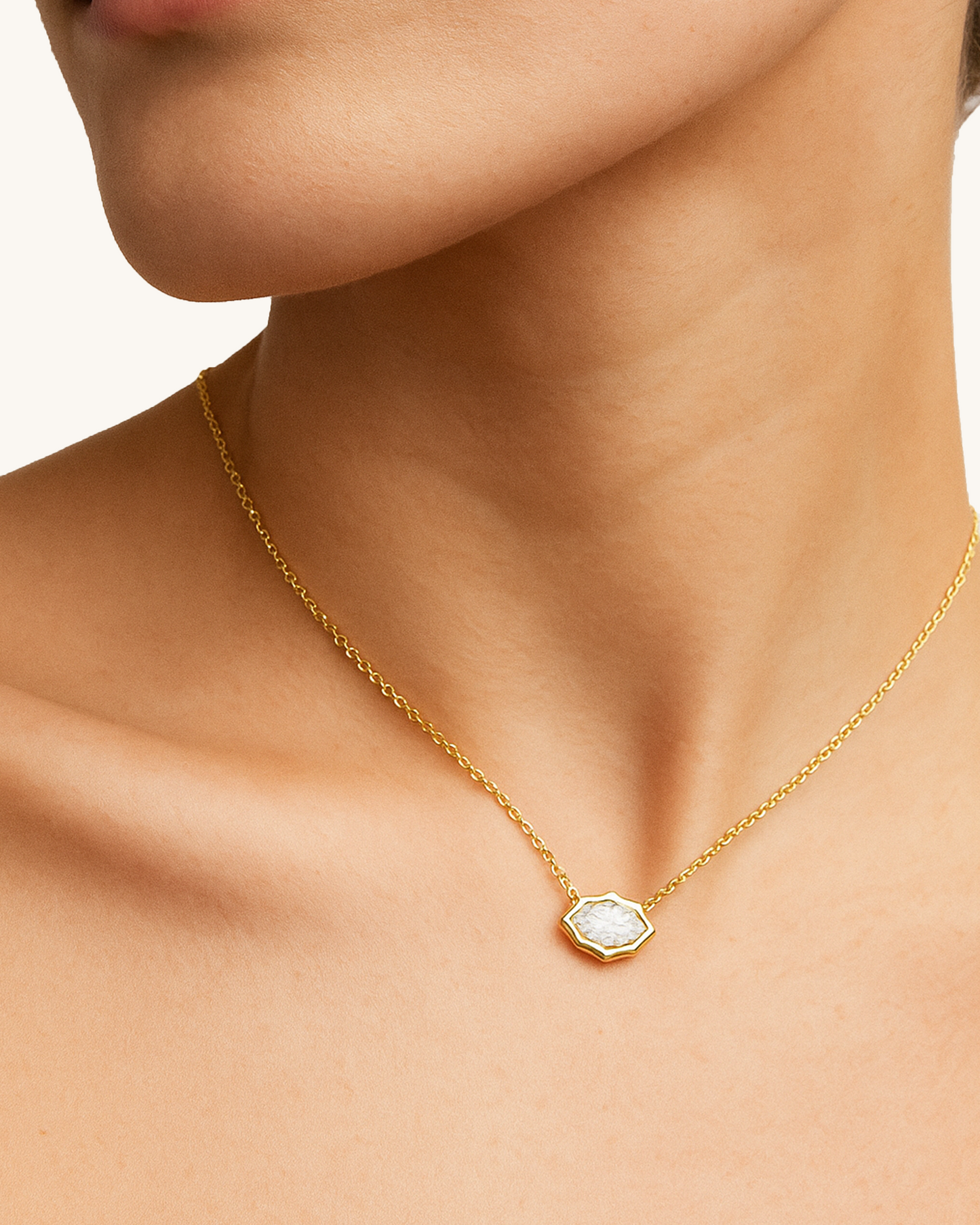 MARQUISE FRAME NECKLACE
