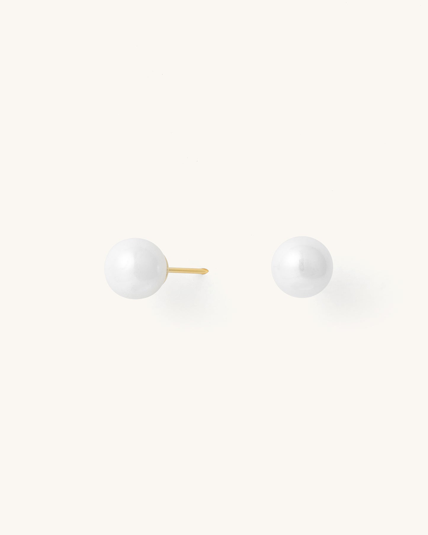 CLASSIC PEARL STUD