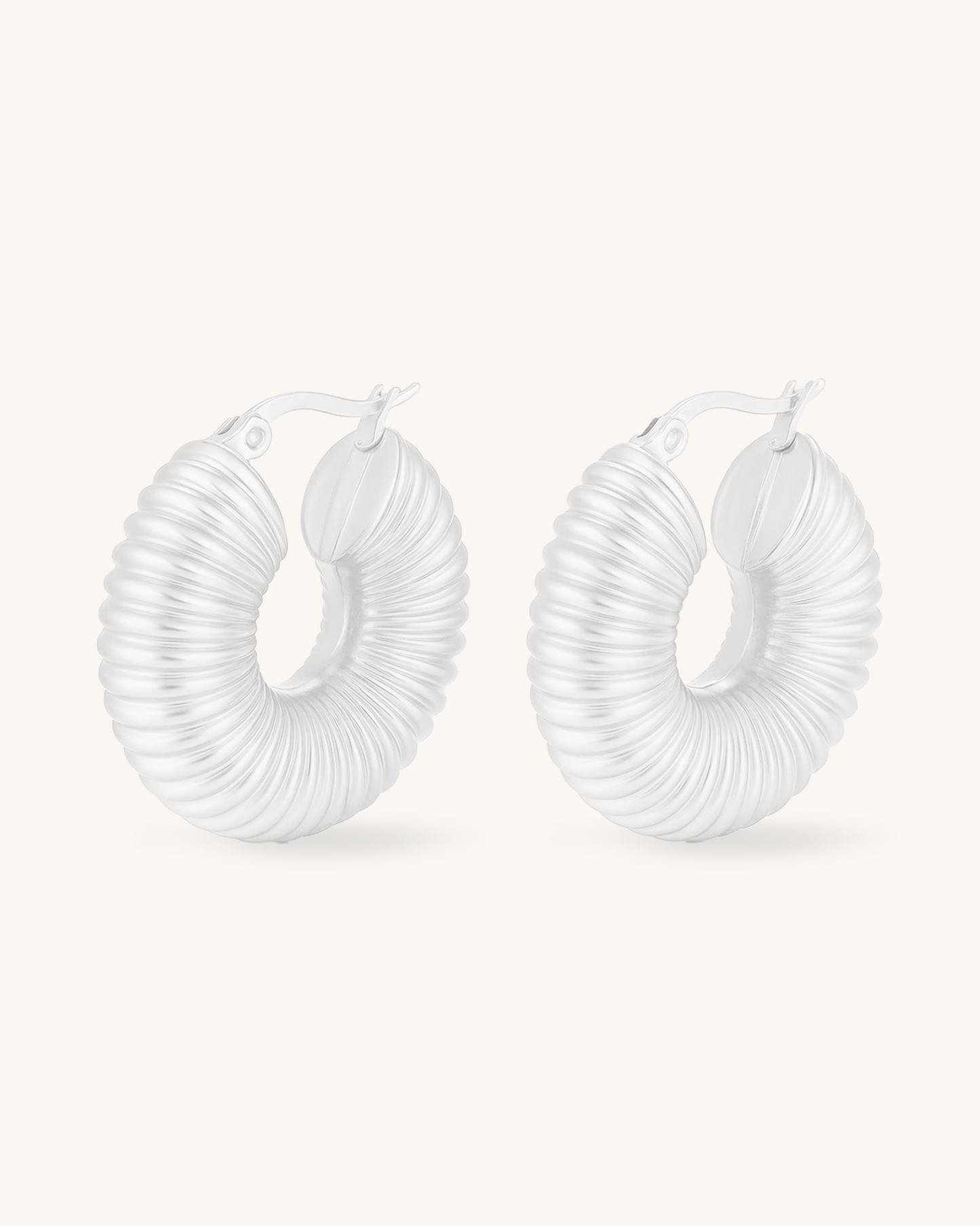 BOLD RIBBED HOOP