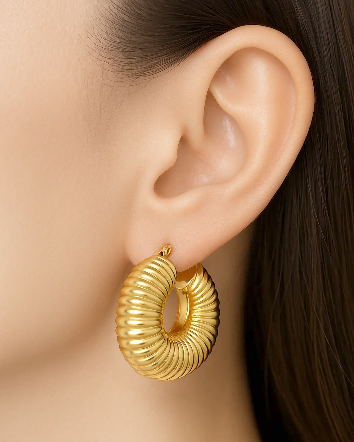 BOLD RIBBED HOOP