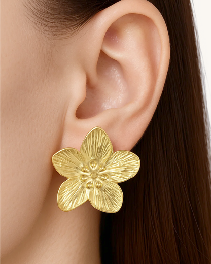 EMBOSSED BLOOM EARRING