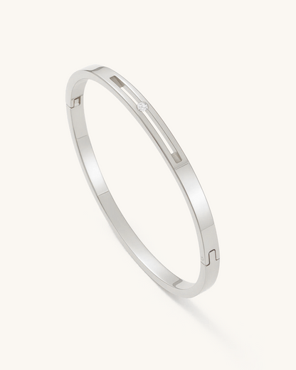 SLEEK BAR CUT BANGLE